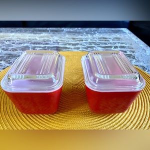 Vintage primary red 50s Pyrex mini refrigerator fridgie dish (2)